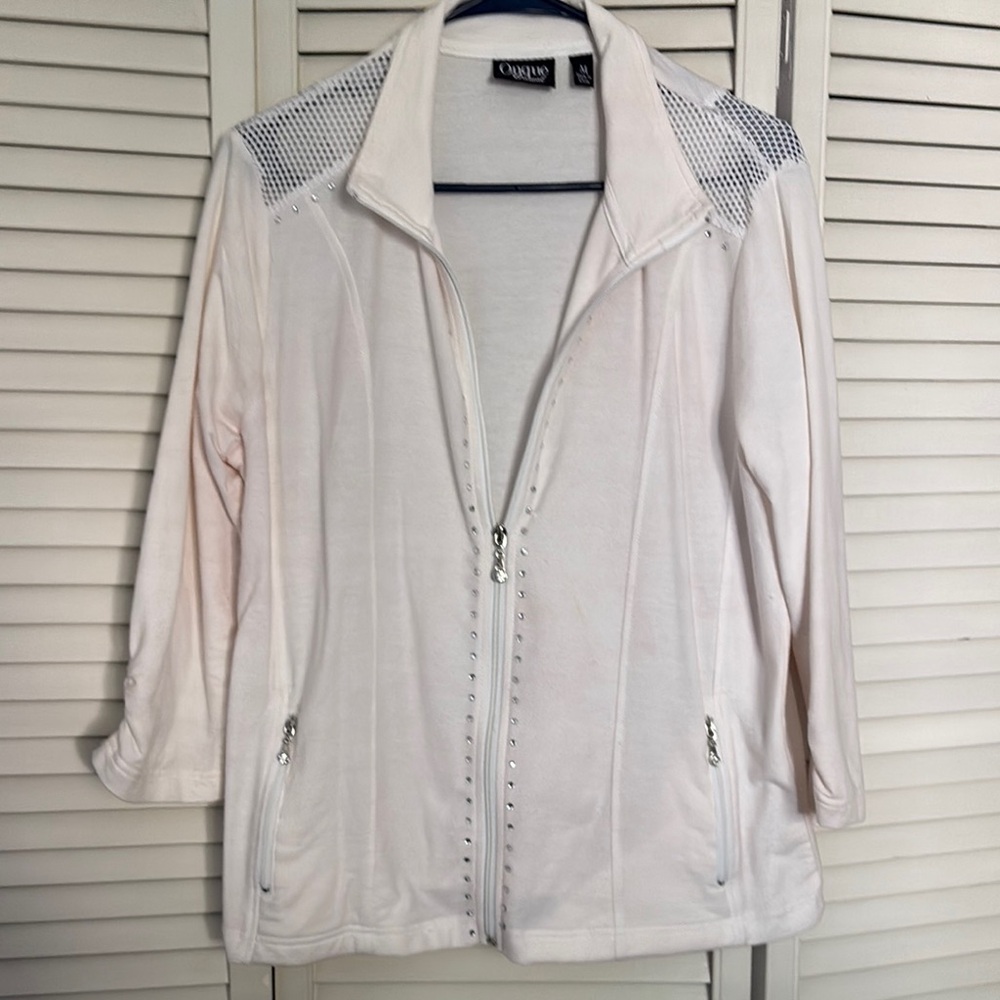 Country Road Women's White Zip-Front Jacket with Stud Detail